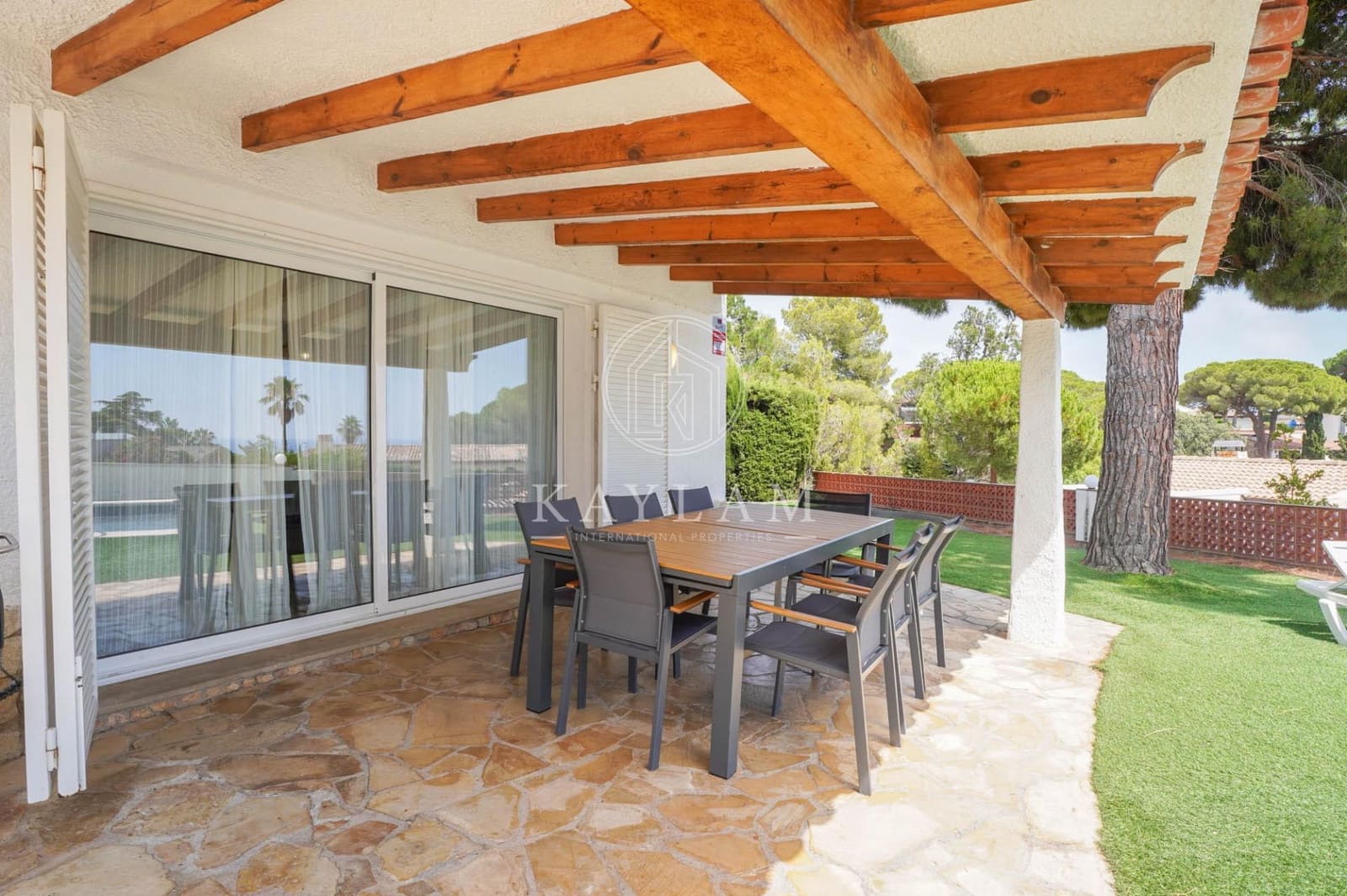 4 bedroom Villa for sale in Lloret de Mar with pool garage - € 590,000 (Ref: 9934212)