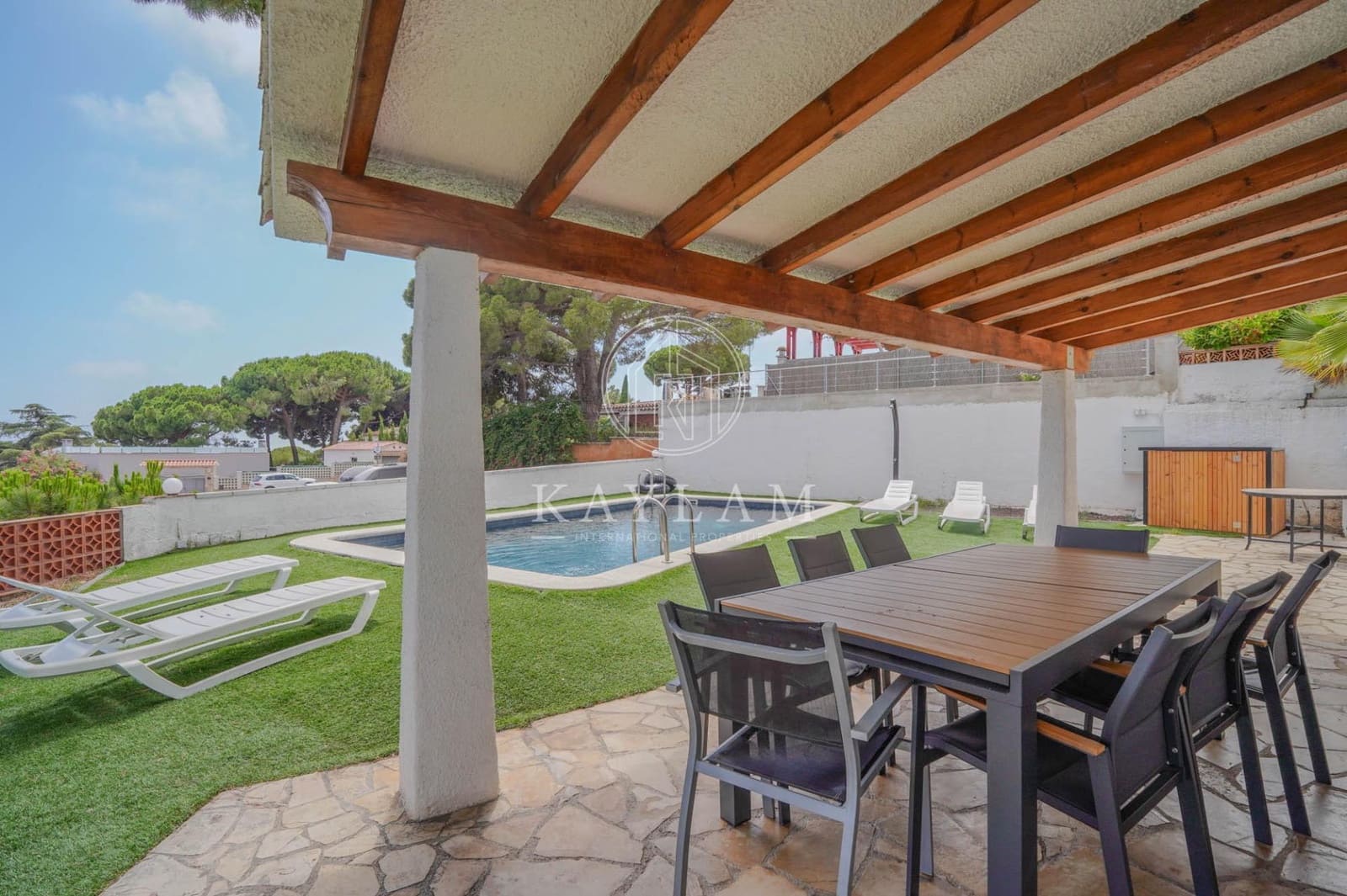 4 bedroom Villa for sale in Lloret de Mar with pool garage - € 590,000 (Ref: 9934212)