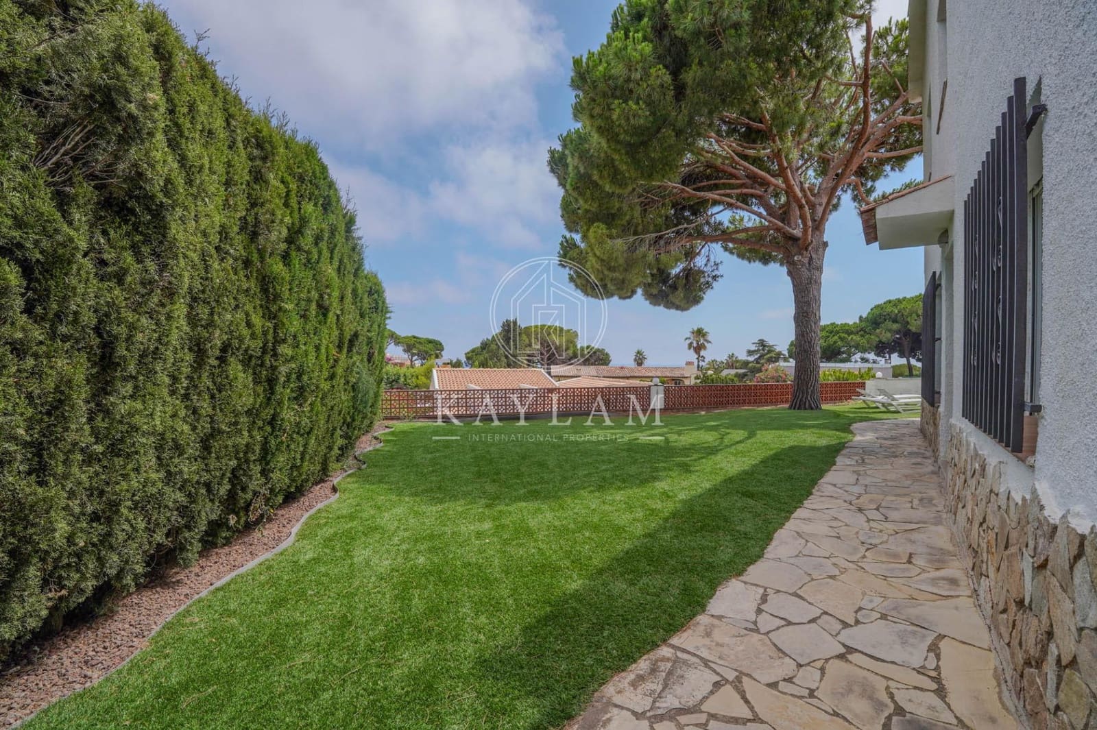 4 bedroom Villa for sale in Lloret de Mar with pool garage - € 590,000 (Ref: 9934212)