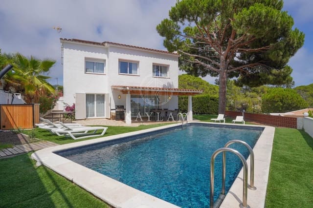 4 soveværelse Villa til salg i Lloret de Mar med swimmingpool garage - € 590.000 (Ref: 9934212)
