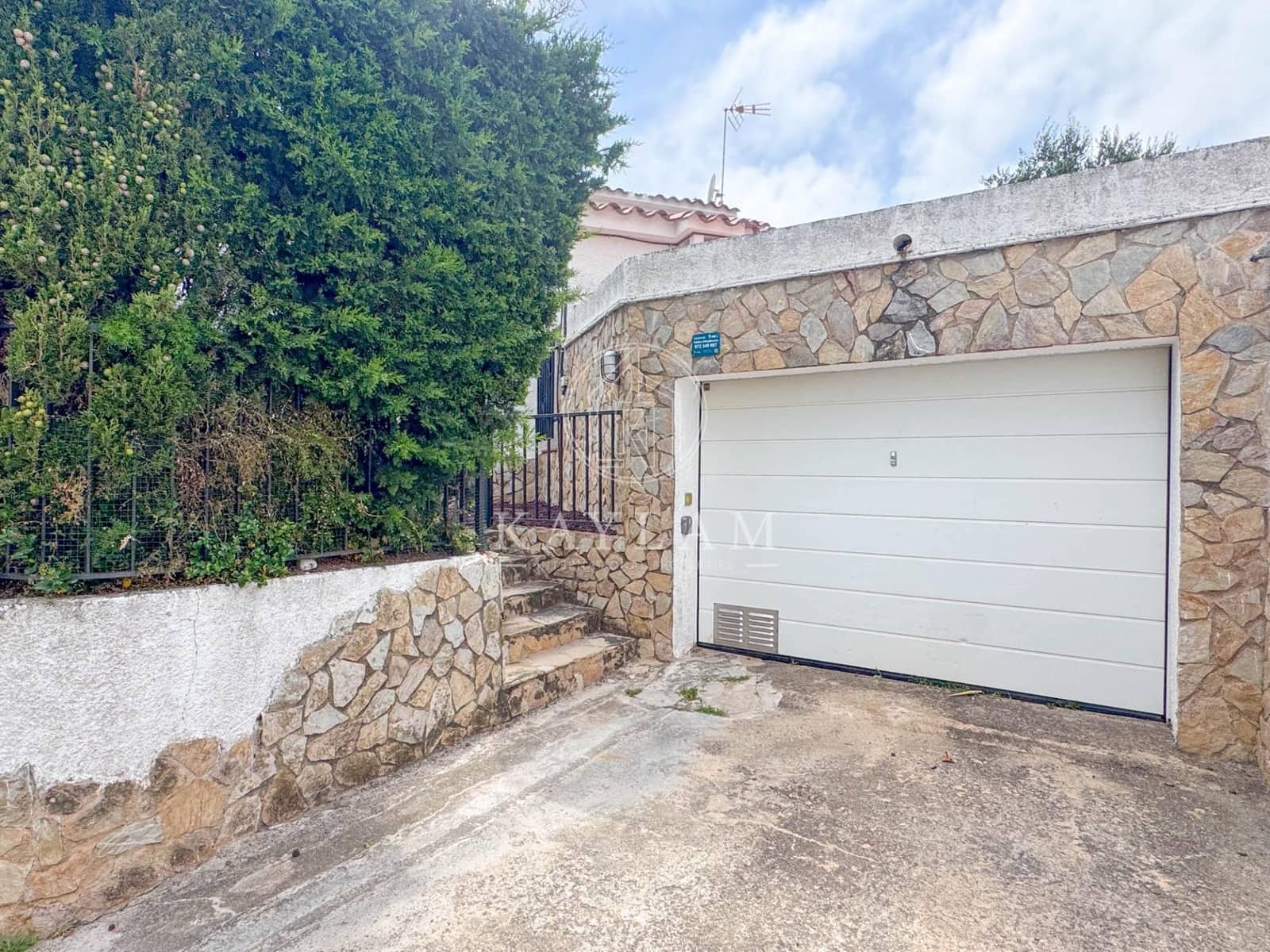 4 bedroom Villa for sale in Lloret de Mar with pool garage - € 590,000 (Ref: 9934212)