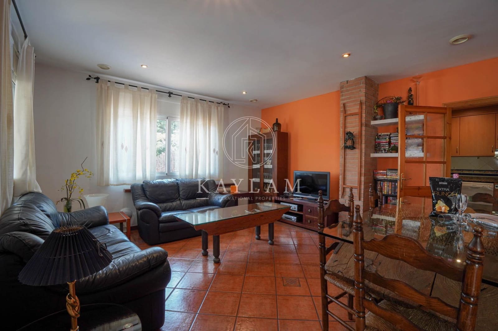 6 bedroom Villa for sale in Lloret de Mar with pool - € 599,000 (Ref: 9938211)