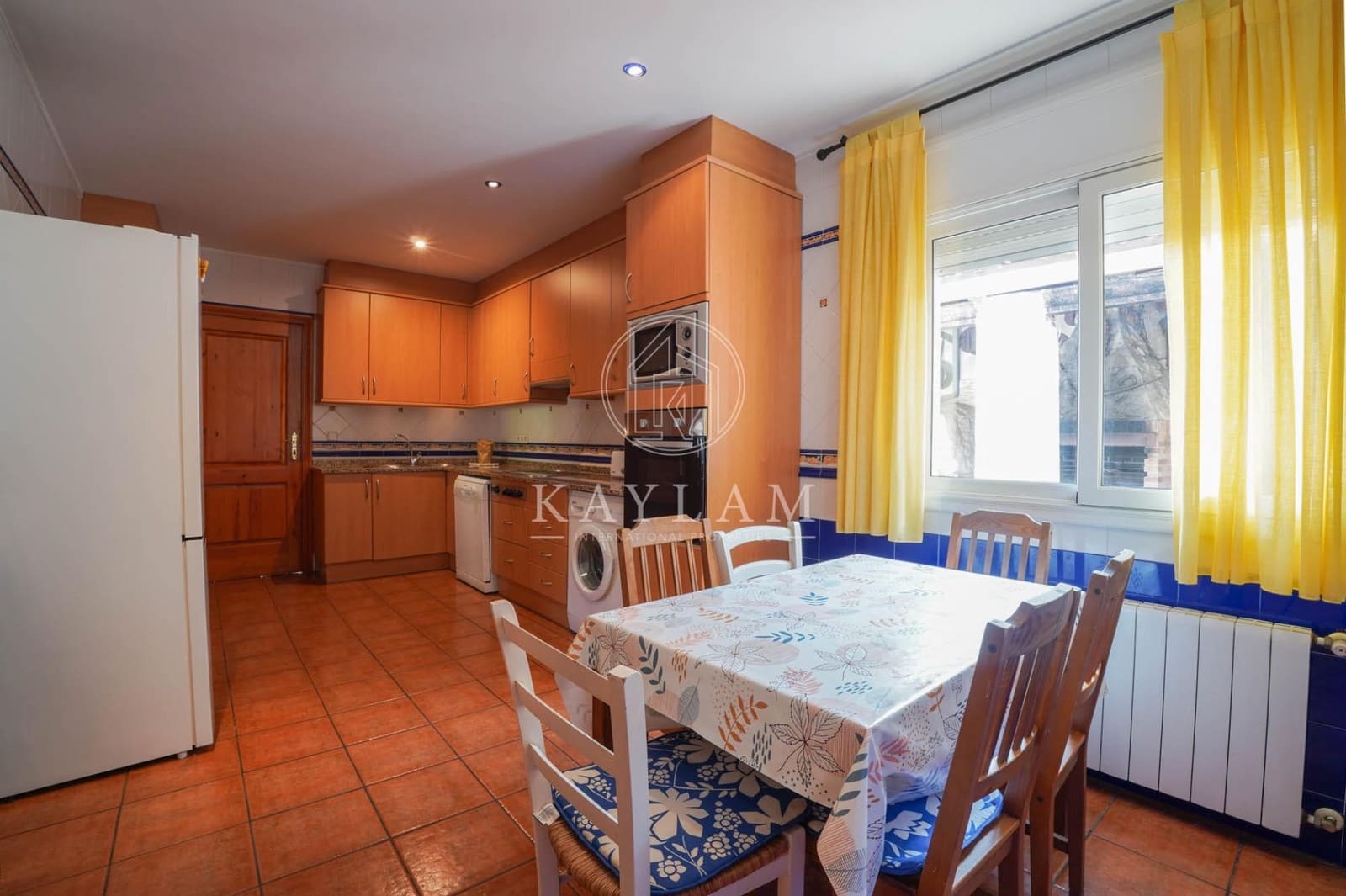 6 bedroom Villa for sale in Lloret de Mar with pool - € 599,000 (Ref: 9938211)