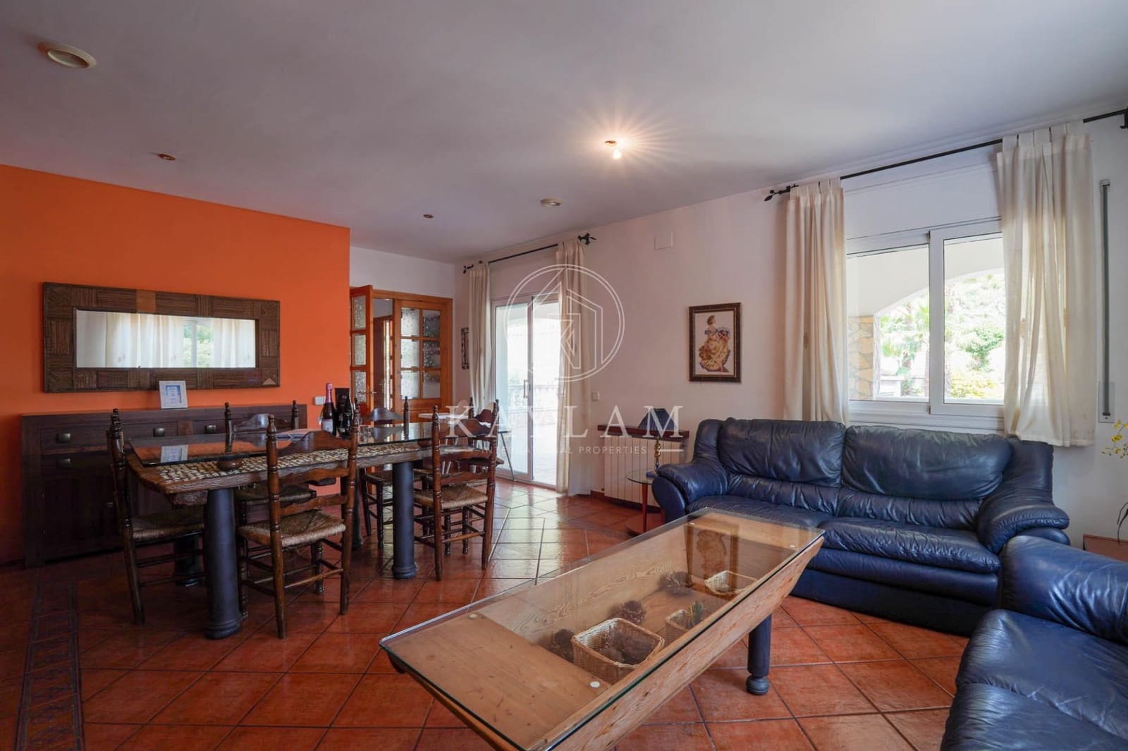 6 bedroom Villa for sale in Lloret de Mar with pool - € 599,000 (Ref: 9938211)