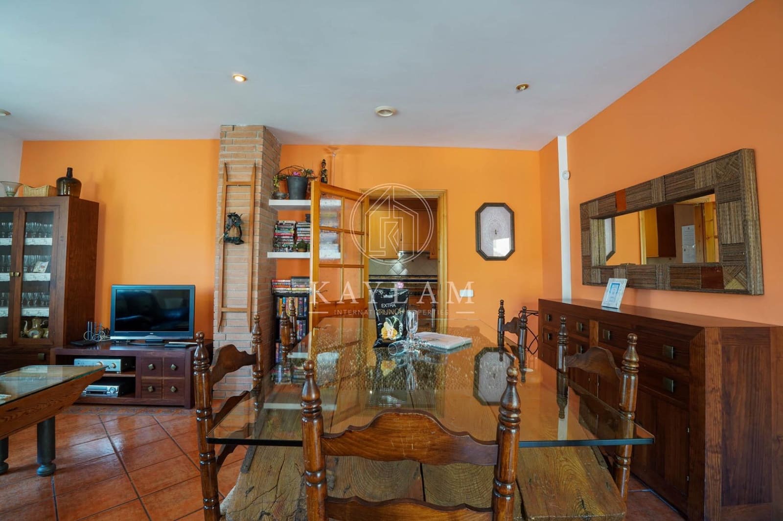 6 bedroom Villa for sale in Lloret de Mar with pool - € 599,000 (Ref: 9938211)