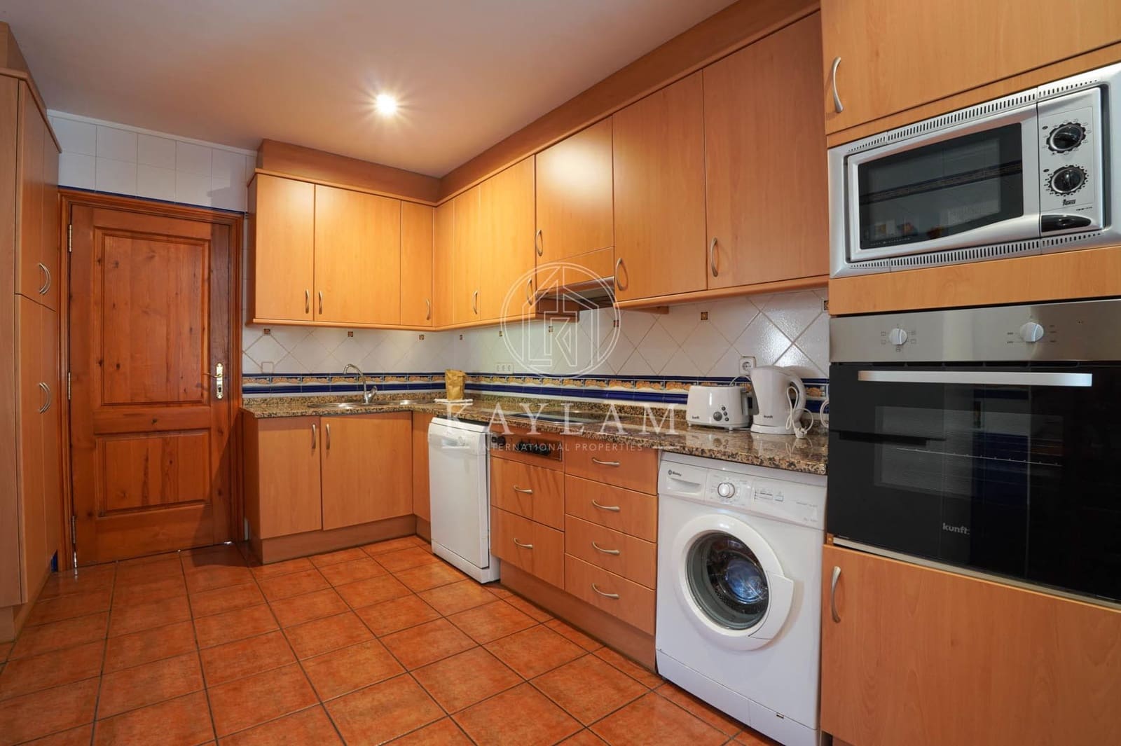 6 bedroom Villa for sale in Lloret de Mar with pool - € 599,000 (Ref: 9938211)