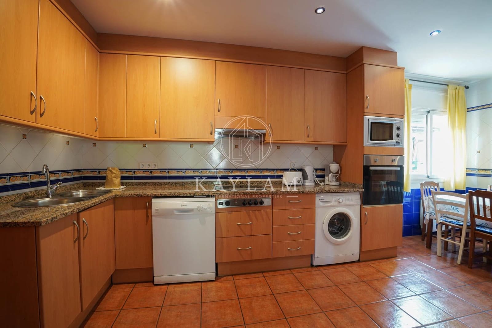 6 bedroom Villa for sale in Lloret de Mar with pool - € 599,000 (Ref: 9938211)