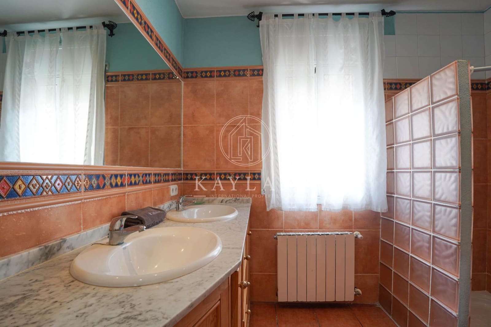 6 bedroom Villa for sale in Lloret de Mar with pool - € 599,000 (Ref: 9938211)