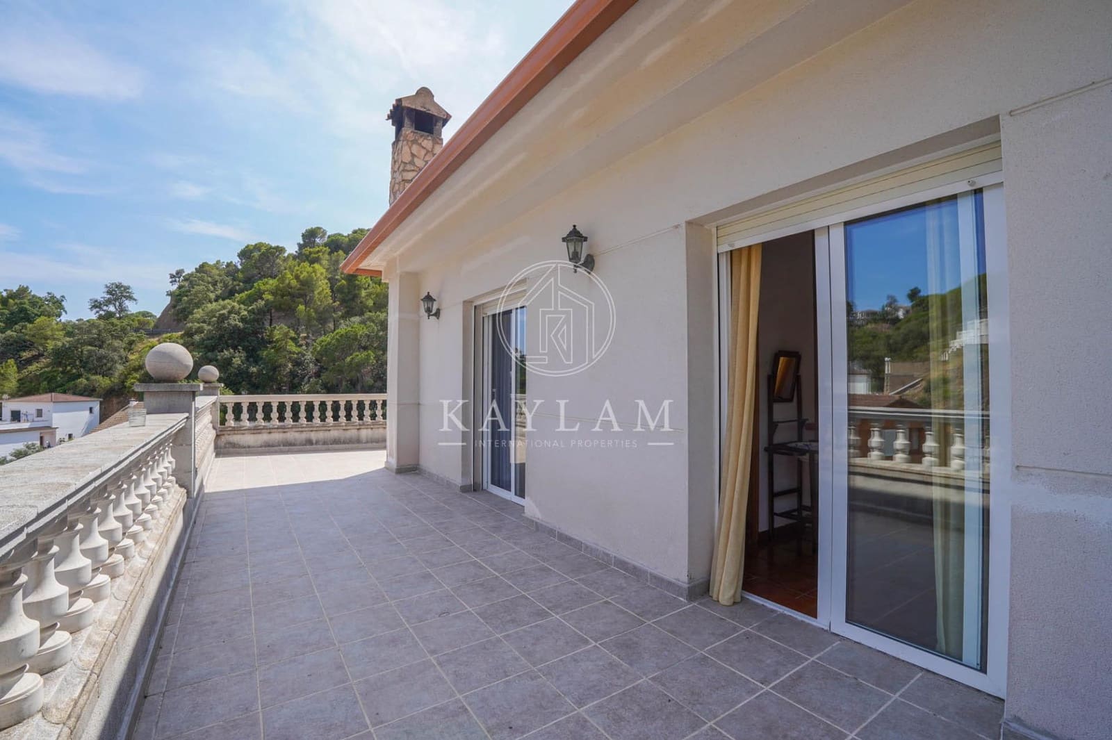 6 bedroom Villa for sale in Lloret de Mar with pool - € 599,000 (Ref: 9938211)