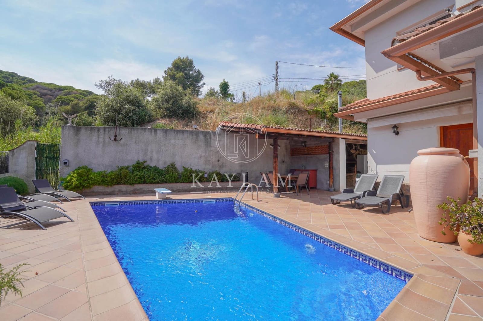 6 bedroom Villa for sale in Lloret de Mar with pool - € 599,000 (Ref: 9938211)