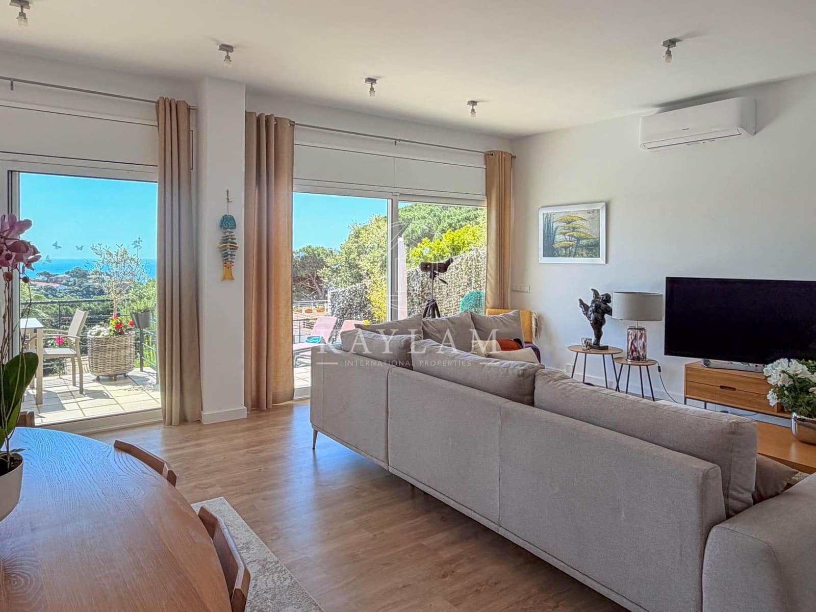 5 soveværelse Villa til salg i Lloret de Mar med swimmingpool garage - € 990.000 (Ref: 9939985)