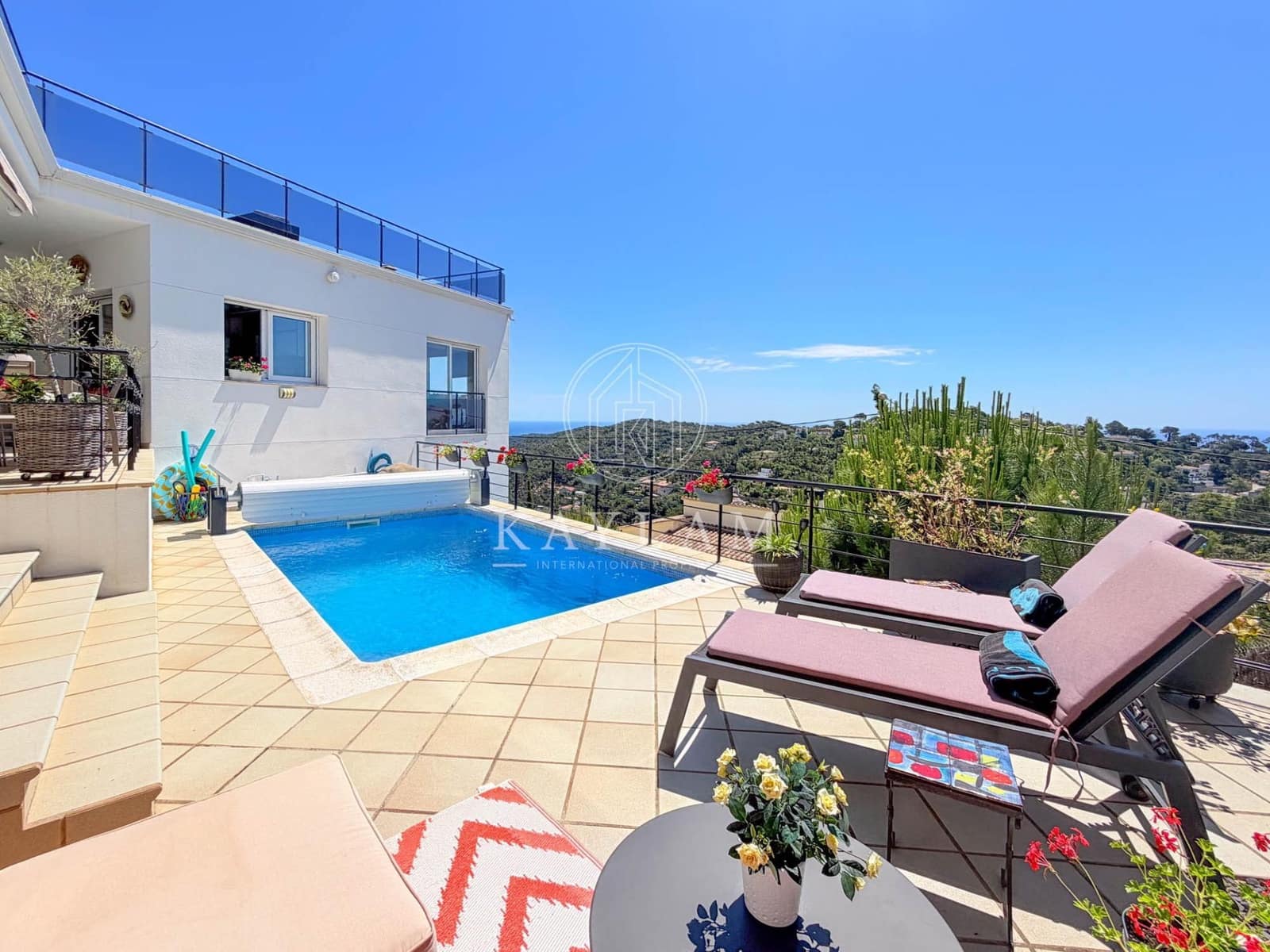 5 soveværelse Villa til salg i Lloret de Mar med swimmingpool garage - € 990.000 (Ref: 9939985)