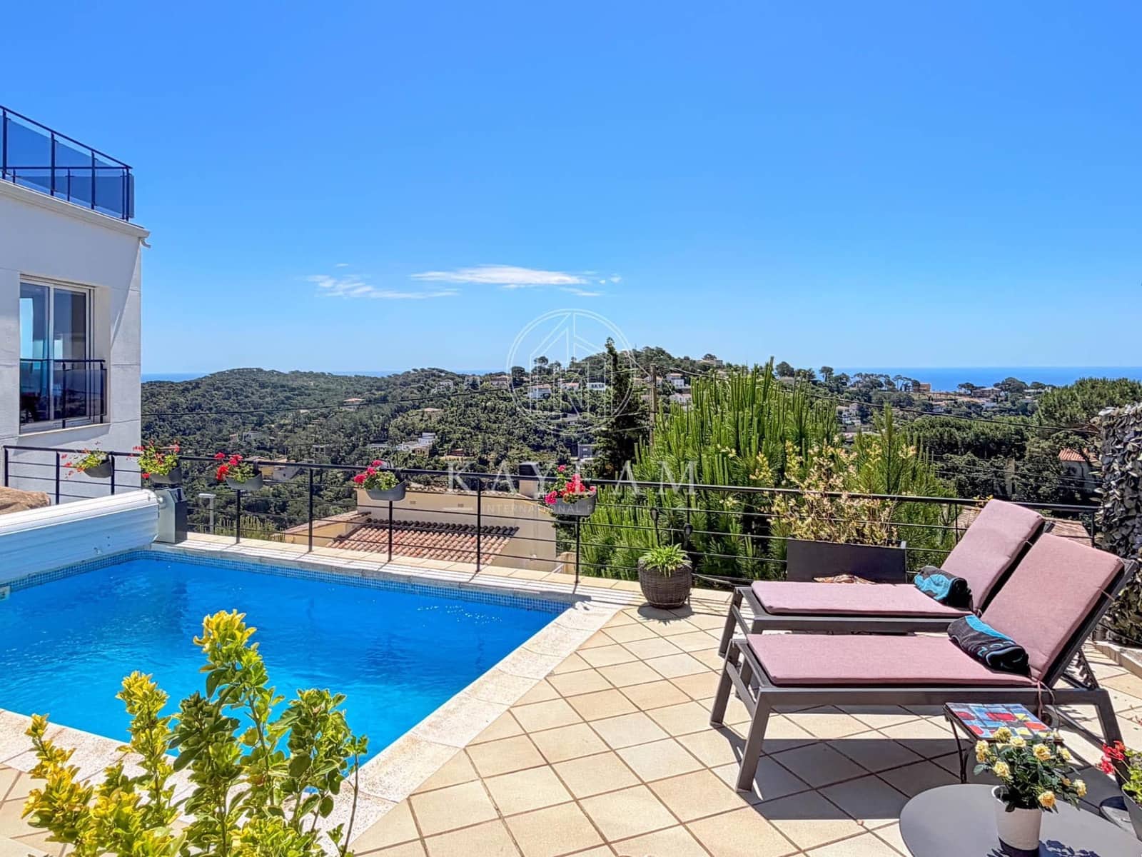 5 soveværelse Villa til salg i Lloret de Mar med swimmingpool garage - € 990.000 (Ref: 9939985)
