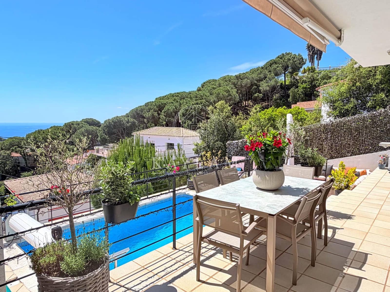 5 soveværelse Villa til salg i Lloret de Mar med swimmingpool garage - € 990.000 (Ref: 9939985)