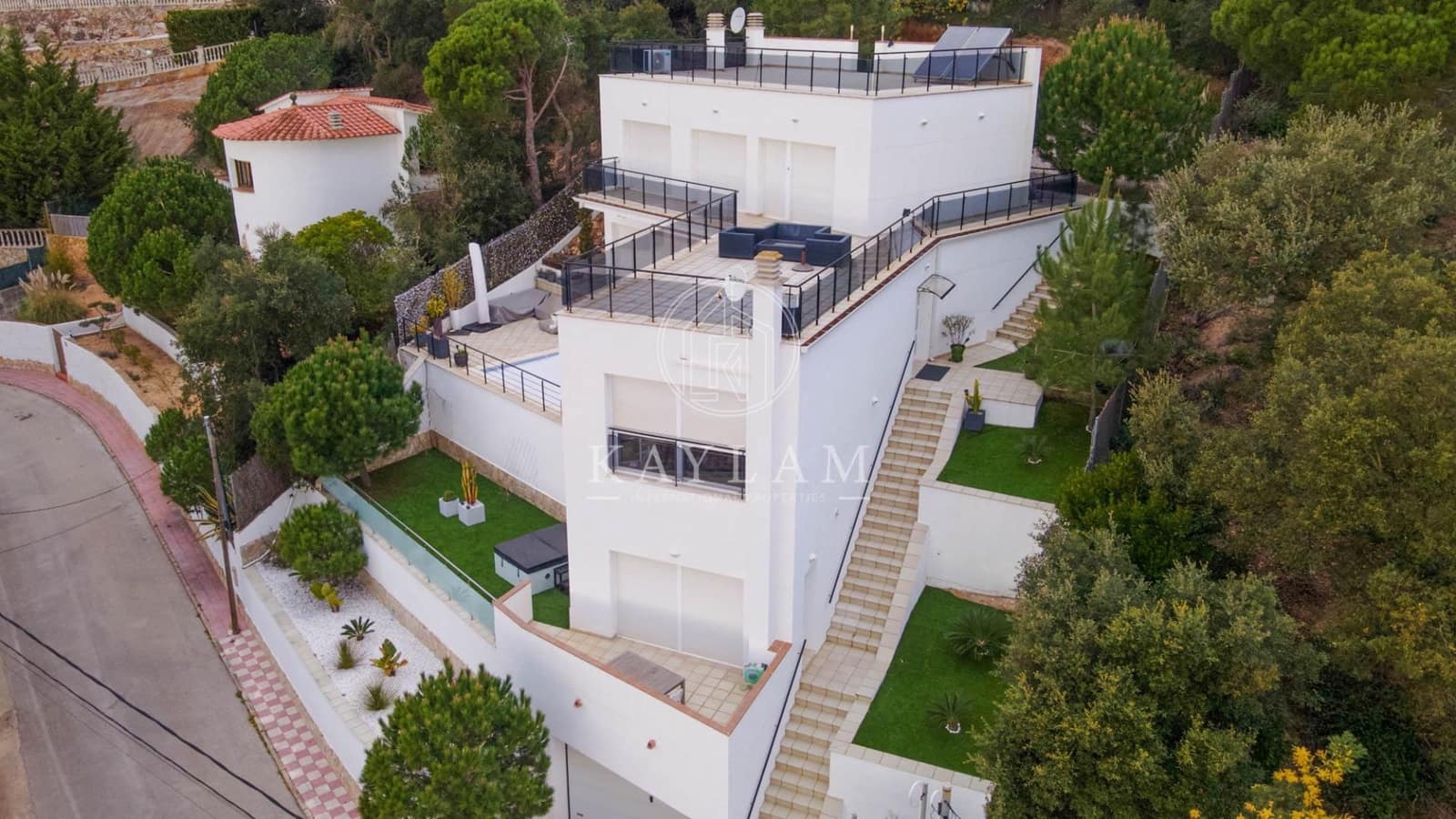 5 soveværelse Villa til salg i Lloret de Mar med swimmingpool garage - € 990.000 (Ref: 9939985)