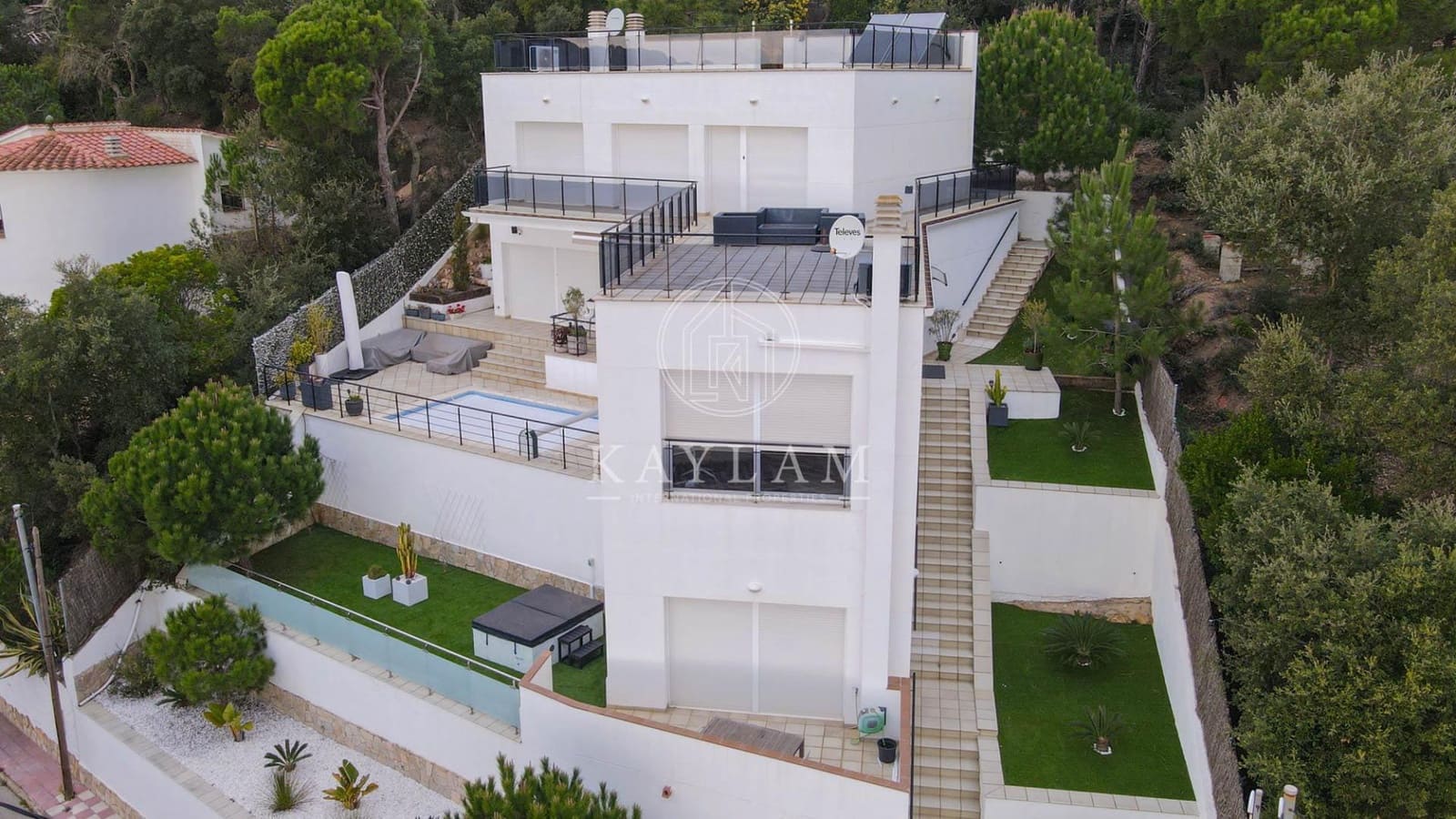 5 soveværelse Villa til salg i Lloret de Mar med swimmingpool garage - € 990.000 (Ref: 9939985)