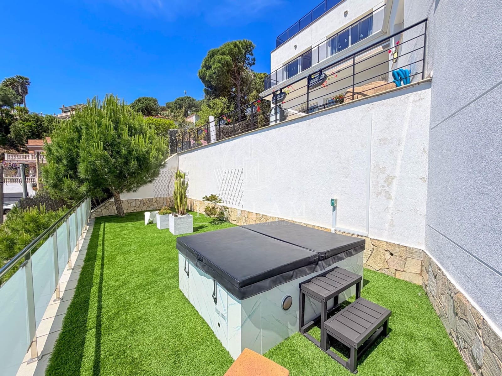 5 soveværelse Villa til salg i Lloret de Mar med swimmingpool garage - € 990.000 (Ref: 9939985)