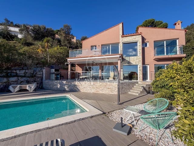 4 makuuhuone Huvila myytävänä paikassa Calonge i Sant Antoni mukana uima-altaan - 890 000 € (Ref: 9939986)