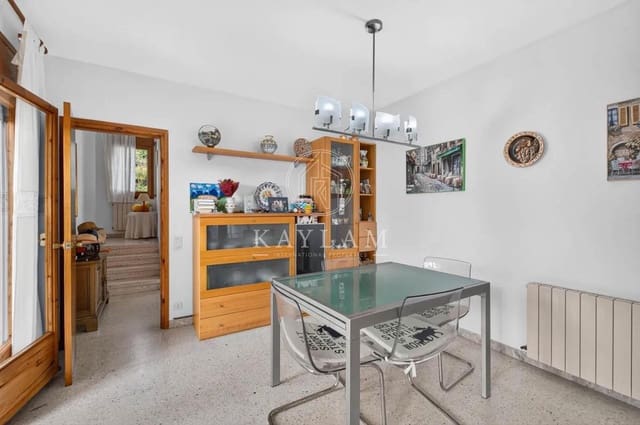 4 soveværelse Villa til salg i Aiguaviva Parc, Vidreres med garage - € 360.000 (Ref: 9947923)
