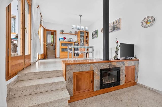 4 soveværelse Villa til salg i Aiguaviva Parc, Vidreres med garage - € 360.000 (Ref: 9947923)