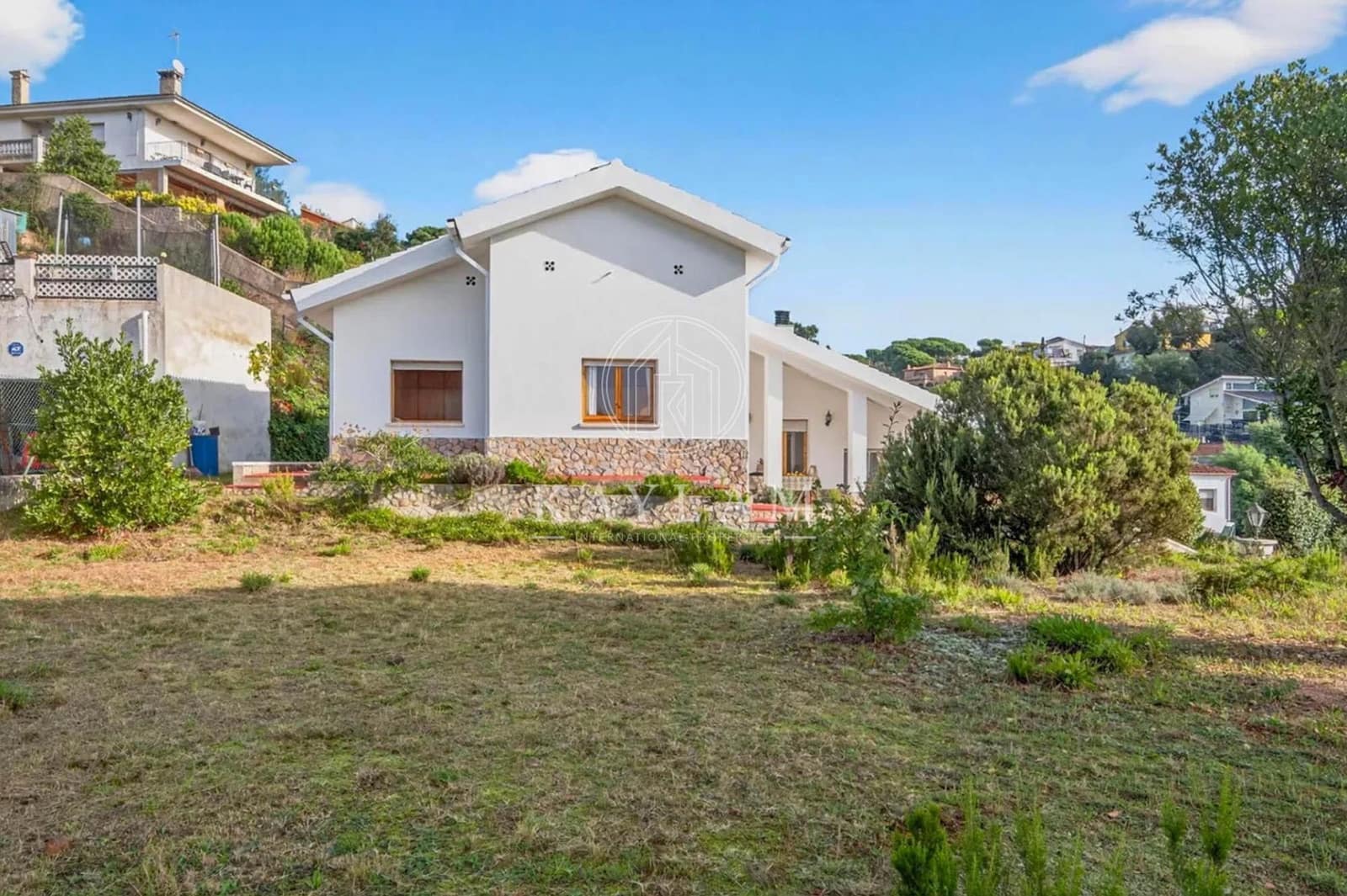 4 soveværelse Villa til salg i Vidreres med garage - € 360.000 (Ref: 9947923)