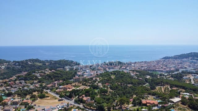 6 camera da letto Villa in vendita in Roca Grossa, Lloret de Mar con piscina garage - 669.000 € (Rif: 9970614)