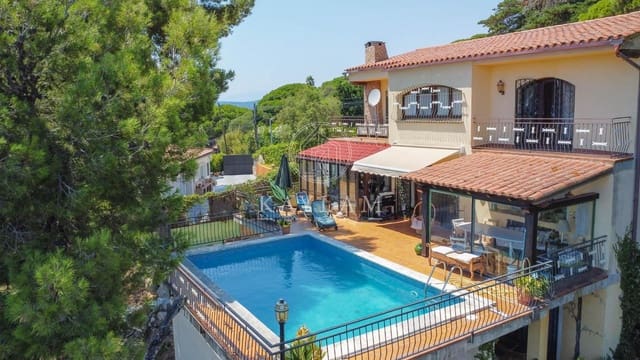 6 camera da letto Villa in vendita in Roca Grossa, Lloret de Mar con piscina garage - 669.000 € (Rif: 9970614)