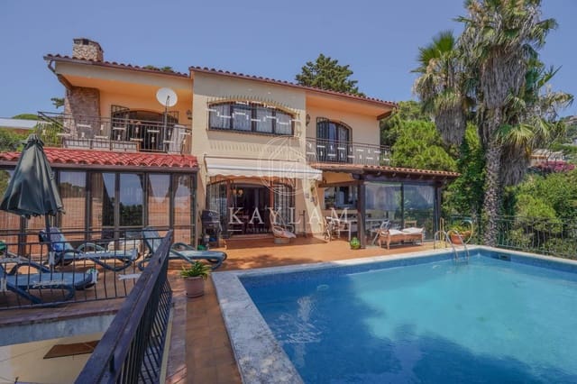 6 camera da letto Villa in vendita in Roca Grossa, Lloret de Mar con piscina garage - 669.000 € (Rif: 9970614)