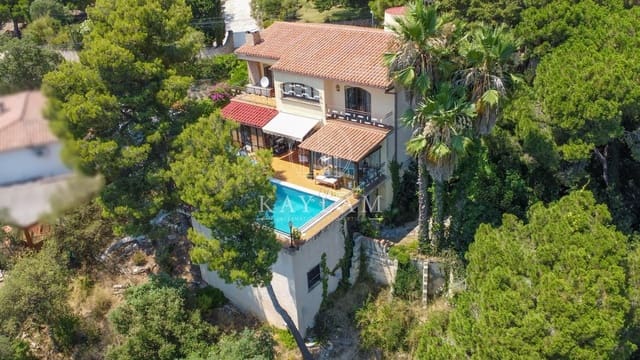 6 camera da letto Villa in vendita in Roca Grossa, Lloret de Mar con piscina garage - 669.000 € (Rif: 9970614)