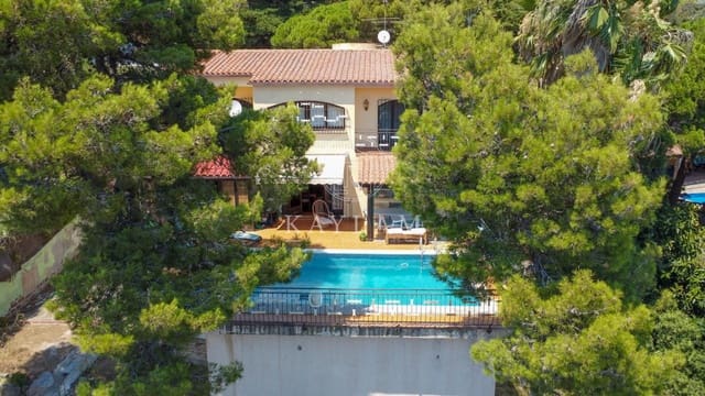 6 slaapkamer Villa te koop in Roca Grossa, Lloret de Mar met zwembad garage - € 669.000 (Ref: 9970614)