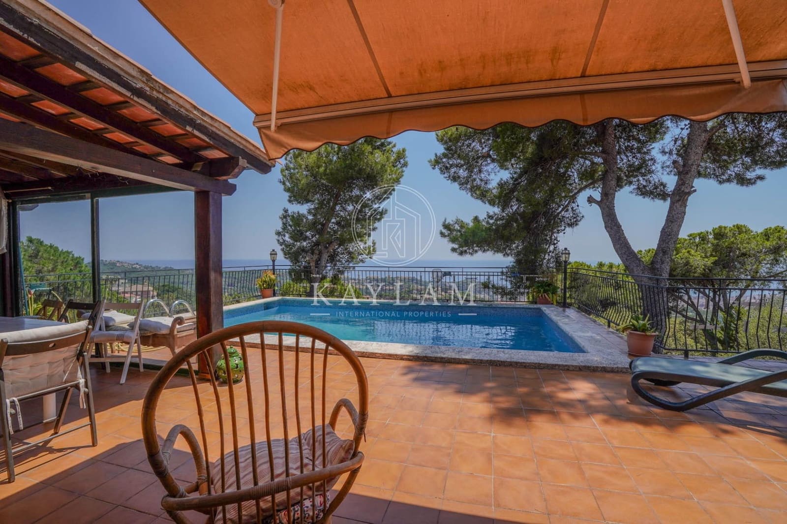 6 slaapkamer Villa te koop in Lloret de Mar met zwembad garage - € 669.000 (Ref: 9970614)
