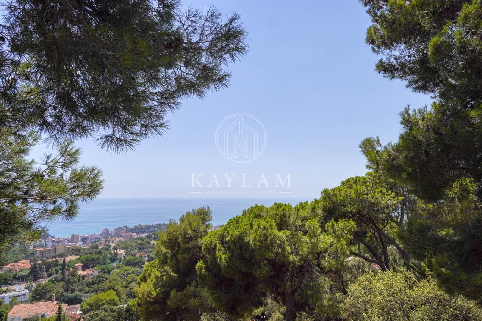 6 slaapkamer Villa te koop in Lloret de Mar met zwembad garage - € 669.000 (Ref: 9970614)