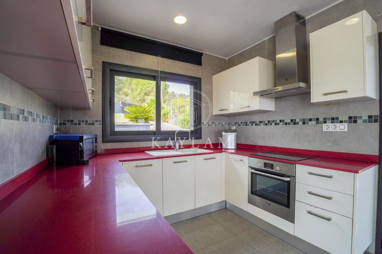 3 soveværelse Villa til salg i Lloret de Mar med swimmingpool - € 559.000 (Ref: 9977324)