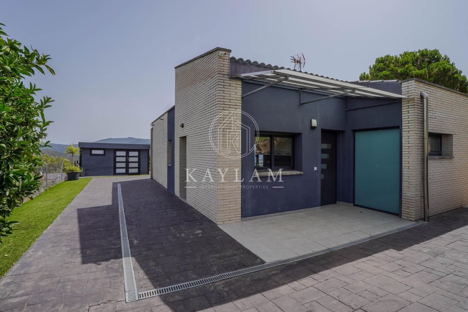 3 soveværelse Villa til salg i Lloret de Mar med swimmingpool - € 559.000 (Ref: 9977324)