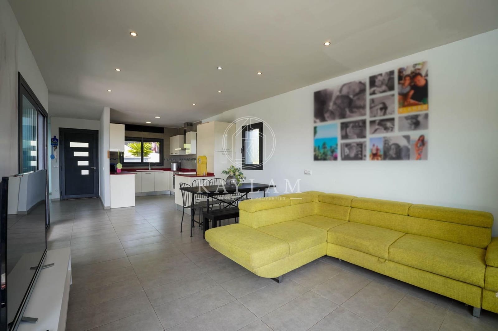 3 soveværelse Villa til salg i Lloret de Mar med swimmingpool - € 559.000 (Ref: 9977324)
