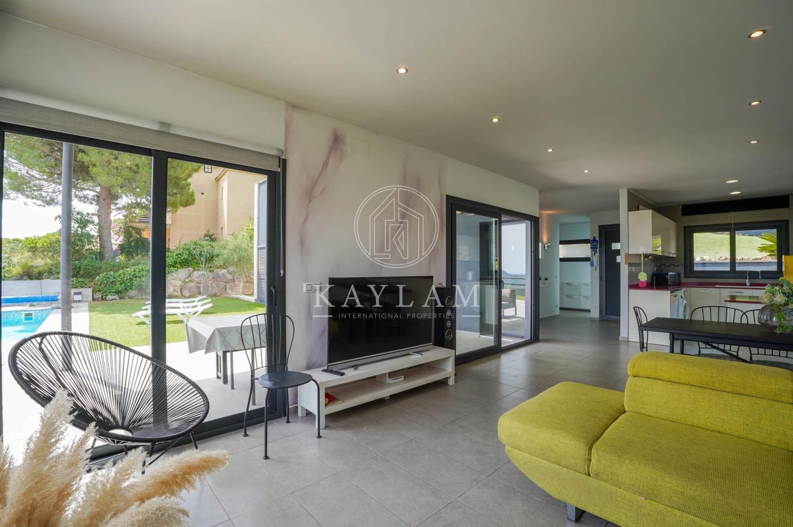 3 soveværelse Villa til salg i Lloret de Mar med swimmingpool - € 559.000 (Ref: 9977324)