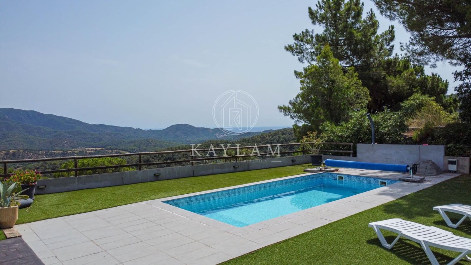 3 soveværelse Villa til salg i Lloret de Mar med swimmingpool - € 559.000 (Ref: 9977324)
