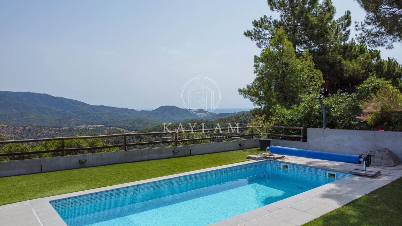 3 soveværelse Villa til salg i Lloret de Mar med swimmingpool - € 559.000 (Ref: 9977324)