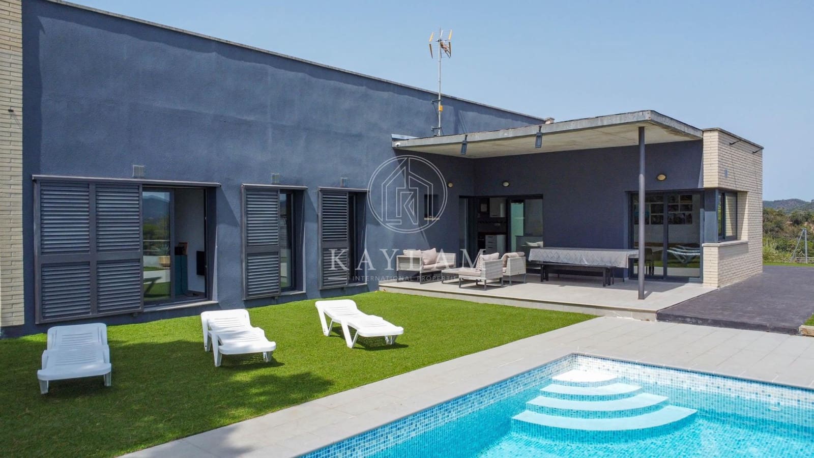 3 soveværelse Villa til salg i Lloret de Mar med swimmingpool - € 559.000 (Ref: 9977324)