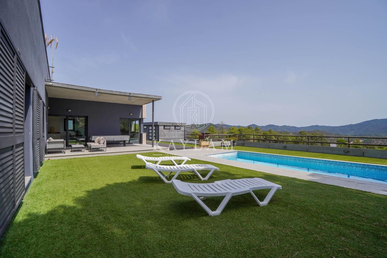 3 soveværelse Villa til salg i Lloret de Mar med swimmingpool - € 559.000 (Ref: 9977324)