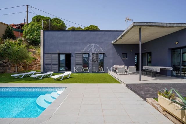 3 soveværelse Villa til salg i Serra Brava, Lloret de Mar med swimmingpool - € 559.000 (Ref: 9977324)