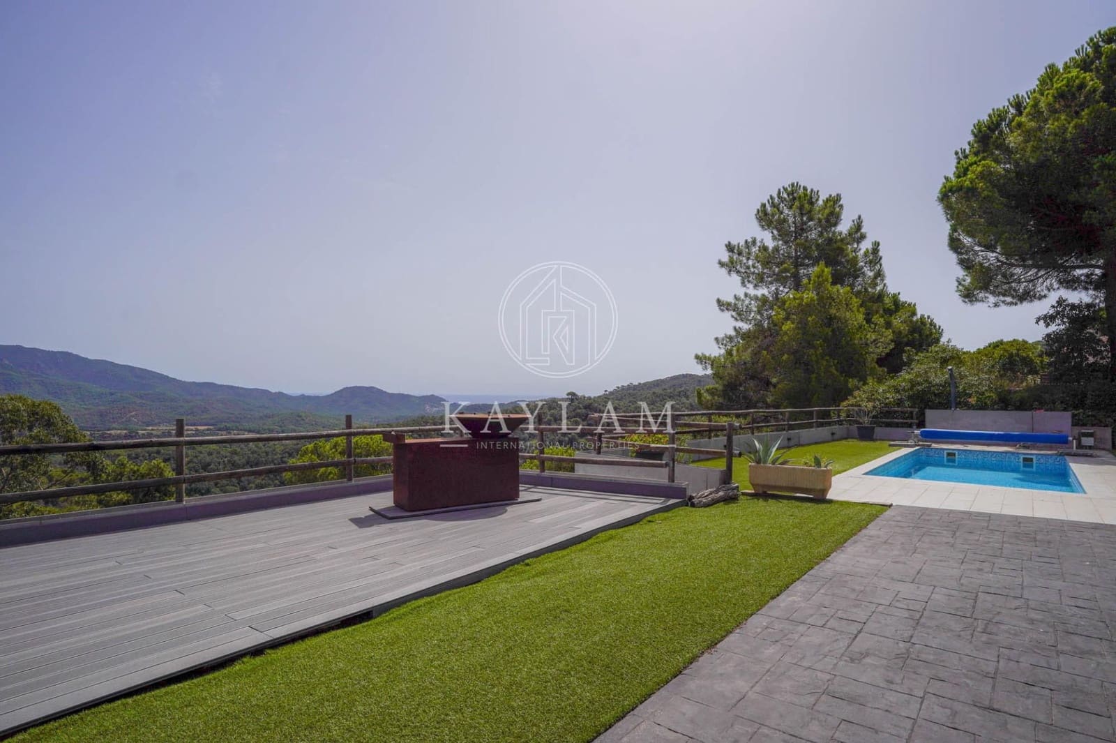3 soveværelse Villa til salg i Lloret de Mar med swimmingpool - € 559.000 (Ref: 9977324)
