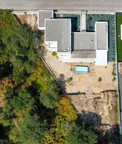 3 slaapkamer Villa te koop in Lloret de Mar met garage - € 330.000 (Ref: 9995144)