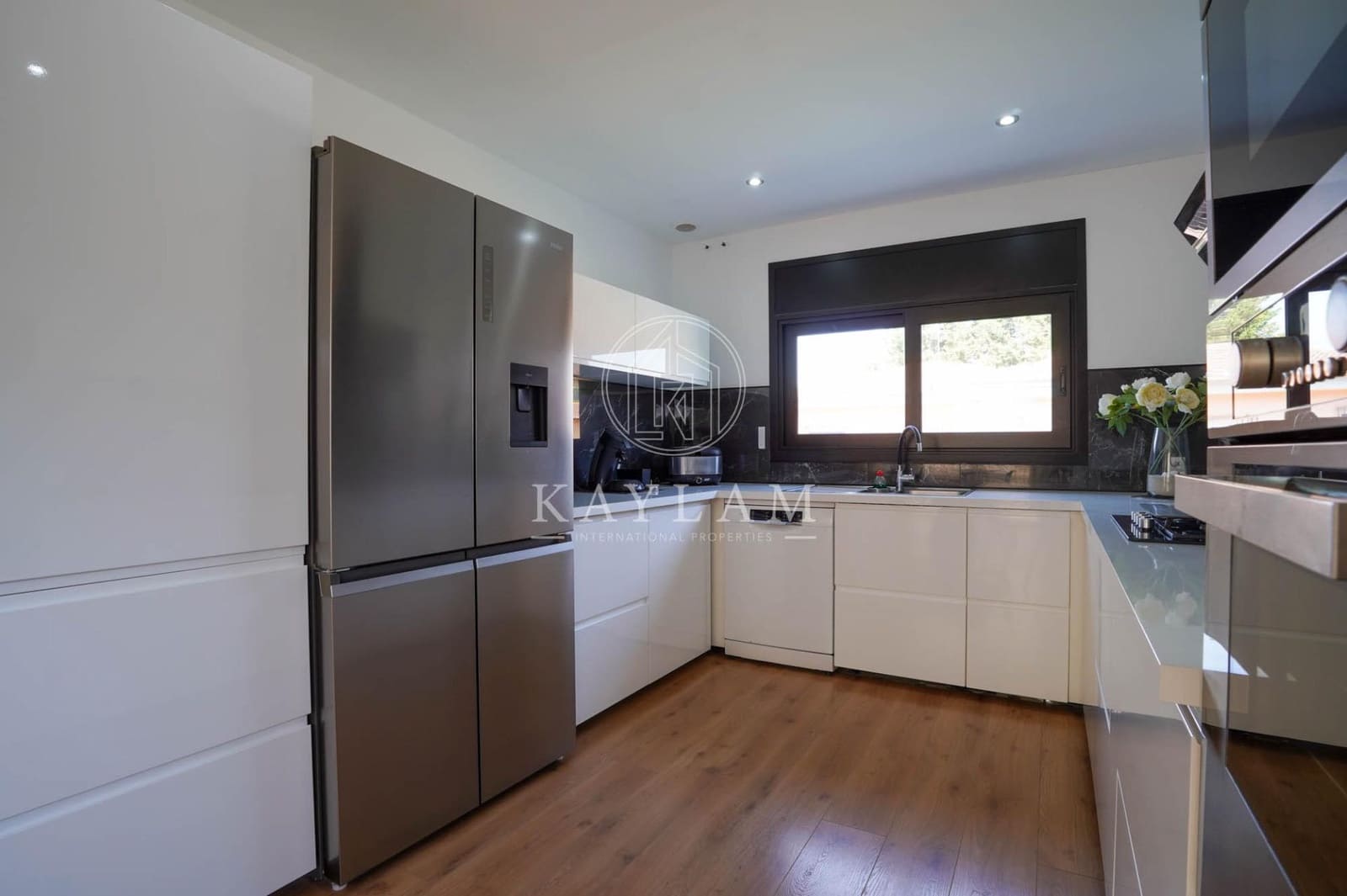 3 slaapkamer Villa te koop in Lloret de Mar met garage - € 330.000 (Ref: 9995144)
