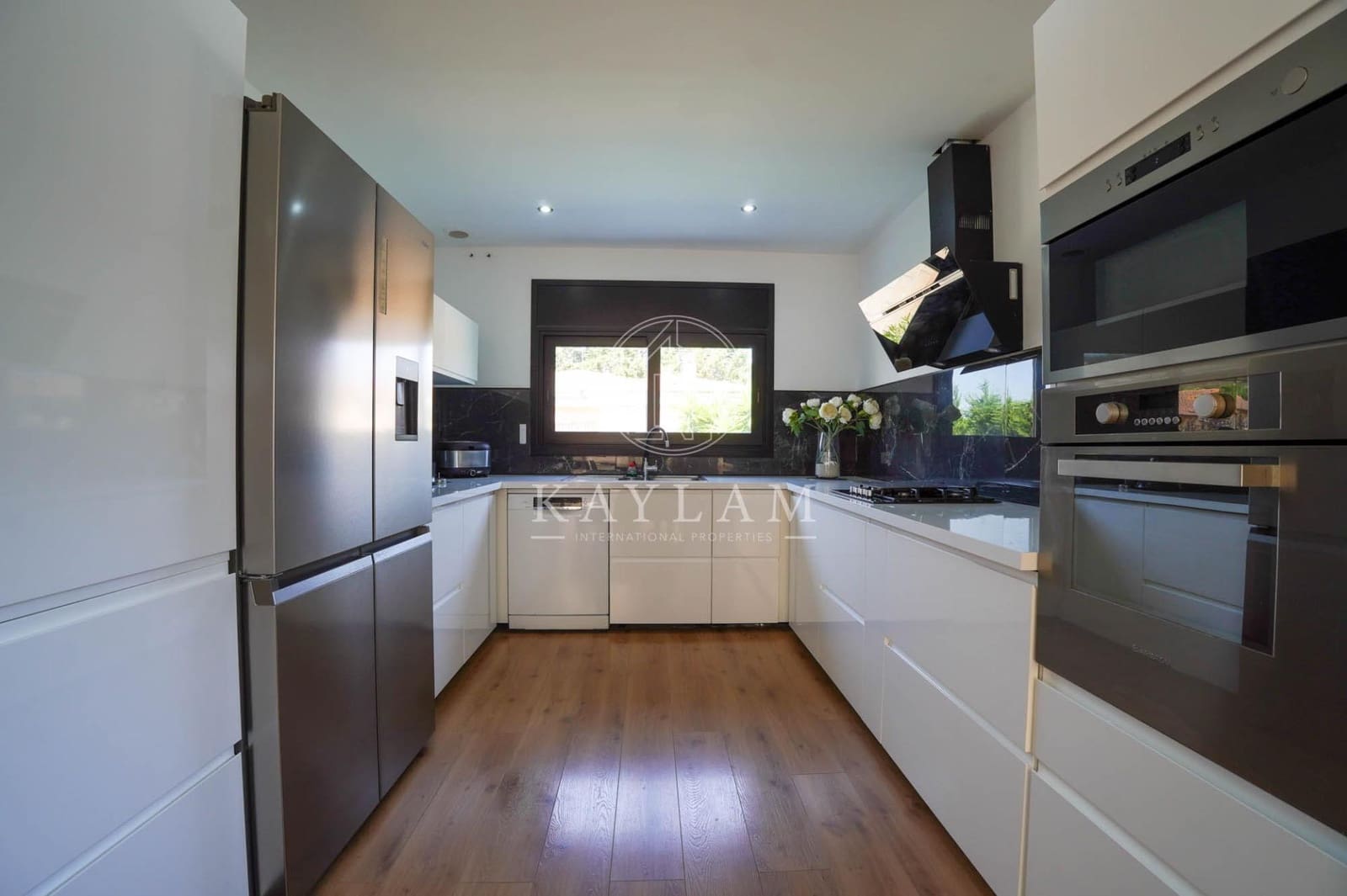 3 slaapkamer Villa te koop in Lloret de Mar met garage - € 330.000 (Ref: 9995144)