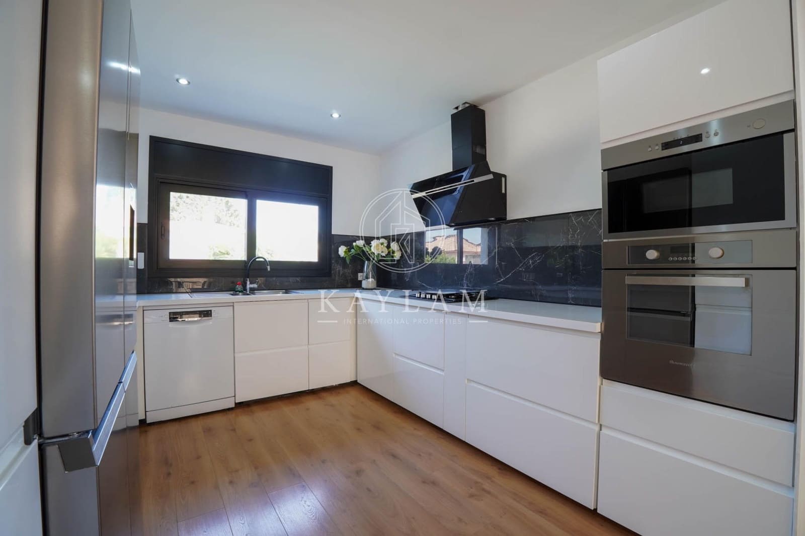 3 slaapkamer Villa te koop in Lloret de Mar met garage - € 330.000 (Ref: 9995144)