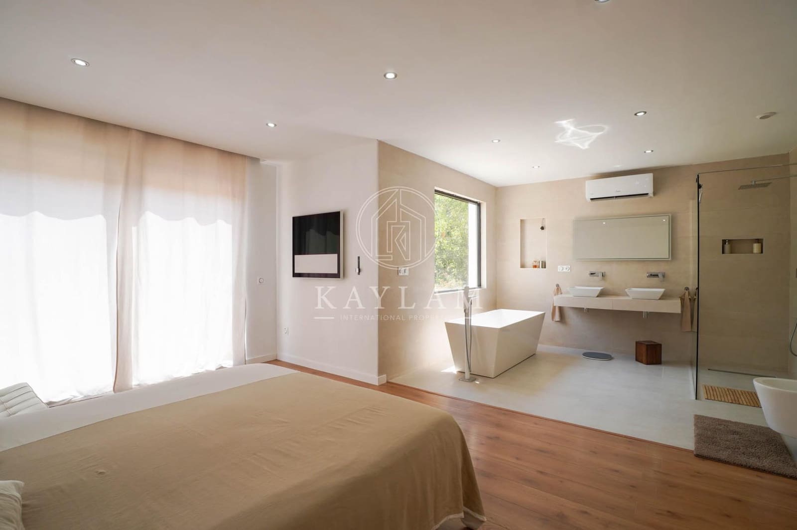 3 slaapkamer Villa te koop in Lloret de Mar met garage - € 330.000 (Ref: 9995144)