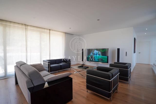 3 slaapkamer Villa te koop in Lloret de Mar met garage - € 330.000 (Ref: 9995144)