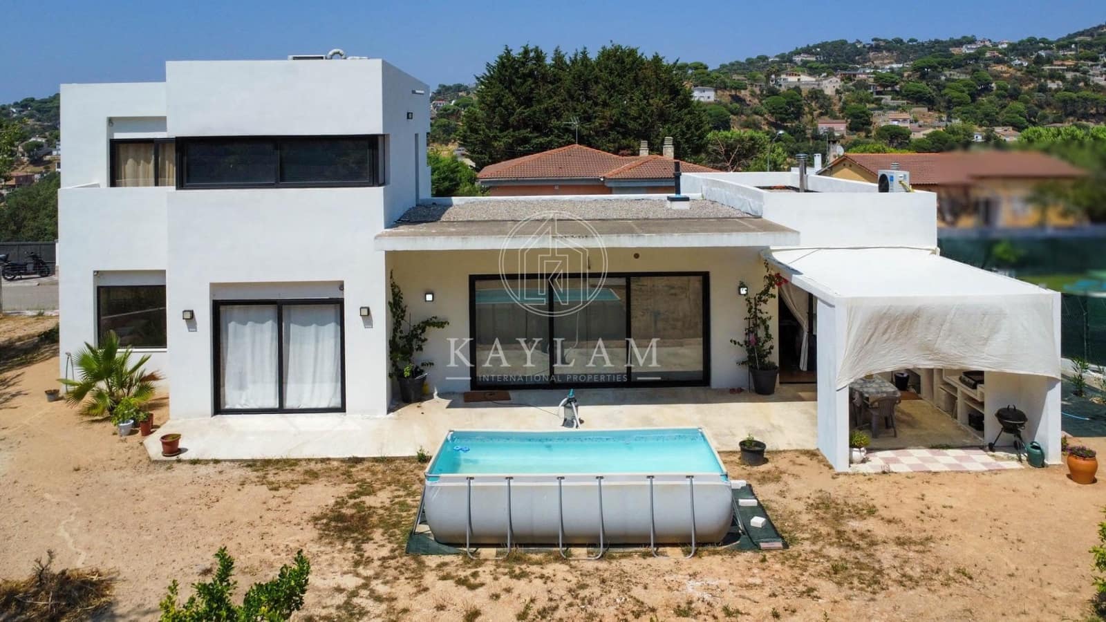 3 slaapkamer Villa te koop in Lloret de Mar met garage - € 330.000 (Ref: 9995144)