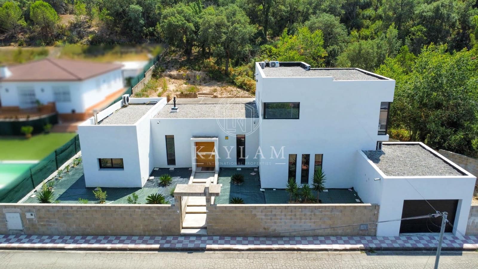 3 slaapkamer Villa te koop in Lloret de Mar met garage - € 330.000 (Ref: 9995144)